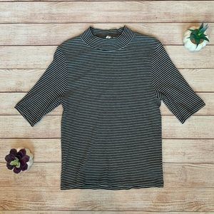 ✨5/$25✨ striped mock neck elbow sleeve top